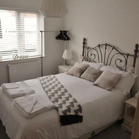 Апартаменты 94A Flat 1Gladstone Road East Борнмут Экстерьер фото